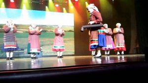 Соло на самоварной трубе.Так издревле танцевали наши бабушки...Старинный удмуртский танец