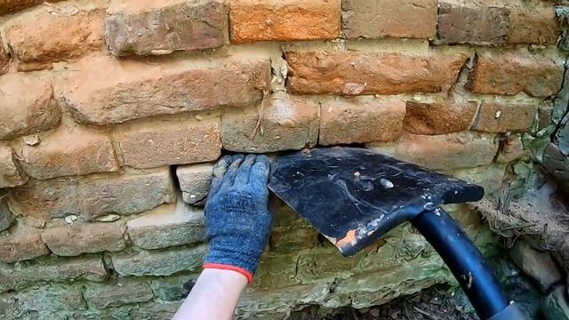 Блин, КАК ПОВЕЗЛО! НАШЕЛ ЗОЛОТО В КИРПИЧЕ НА УСАДЬБЕ! смотреть онлайн