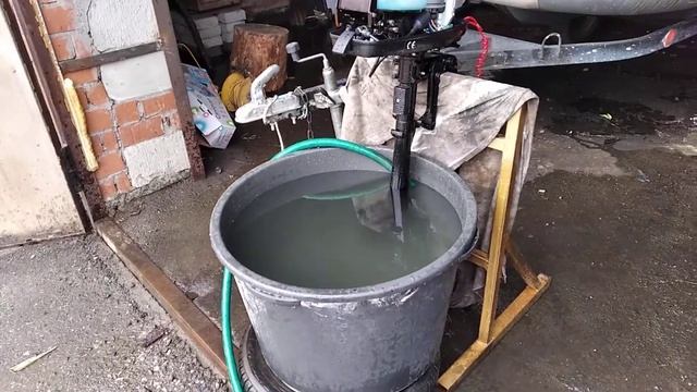 Термостат лодочного мотора ожил !!! Промывка системы охл. смотреть онлайн