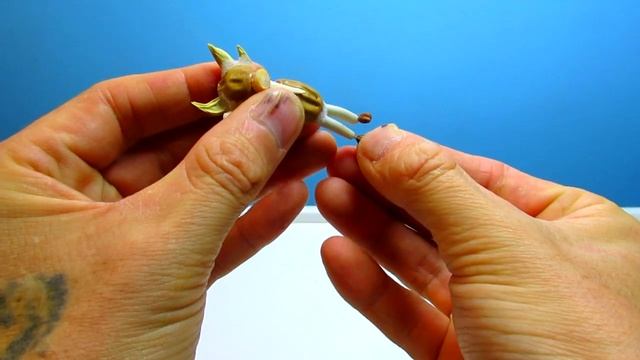 Как сделать чёртика. Поделка из желудей. смотреть онлайн