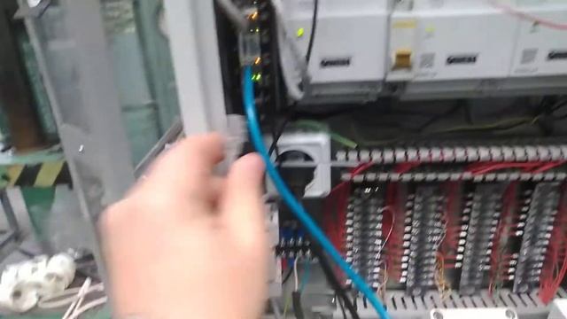 Troble 2PLC Mitsubishi(Проблемы при соединении двух ПЛК Mitsubishi и Master-панели HMI-Kinco) смотреть онлайн