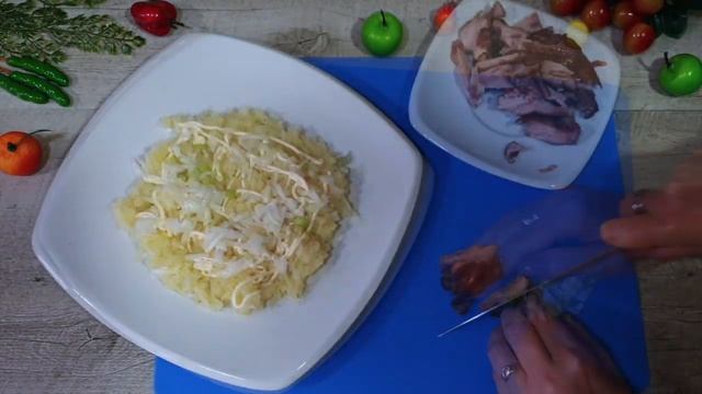 Салат "ЛЕБЕДИНЫЙ ПУХ"Гости в восторге,насколько Он Нежный и Воздушный! Праздничный салат с курицей. смотреть онлайн