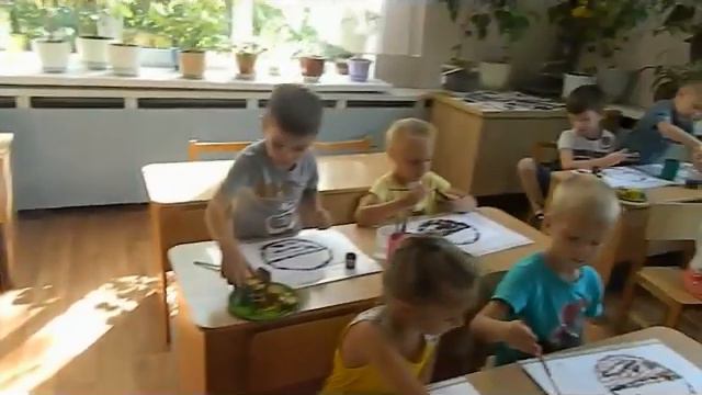 НЕТРАДИЦИОННЫЕ ТЕХНИКИ РИСОВАНИЯ. ЯБЛОЧКИ В КОРЗИНКЕ  рисуем в технике штамп