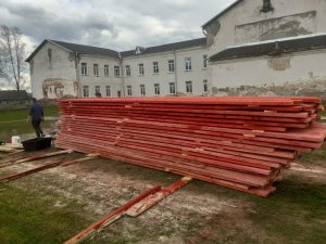 3. Псковская обл. г. Опочка Ремонт спортзала в школе.