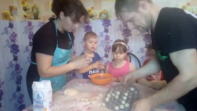 Самые вкусные пельмени! Это пельмени сделанные своими руками! Многодетная семья в селе! смотреть онлайн