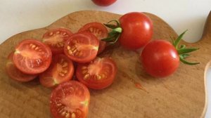 Салат из помидоров и брынзы