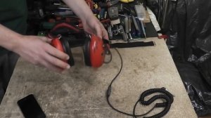 KOSS Race Tracker. Отличные противошумные наушники со звуком.