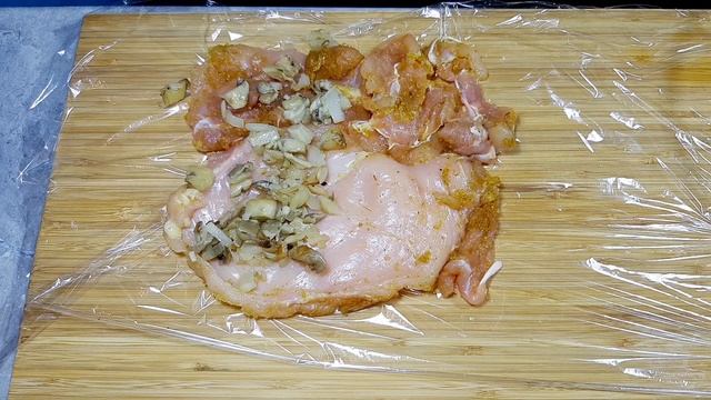 Куриный рулет. Рулет на пару. СУПЕР ПРОСТОЙ МЯСНОЙ РУЛЕТ!!