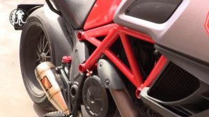 Competition Werkes Exhaust on Ducati Diavel 2011. High Quality Sound Record. HQSR. 4K