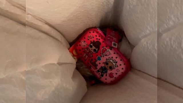 6 летняя Девочка Выбросила Подарок, Поэтому Мама Решила Преподать Ей Урок, Который Стал Вирусным смотреть онлайн