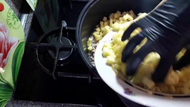 Рис с соусом карри. Оттоги.
