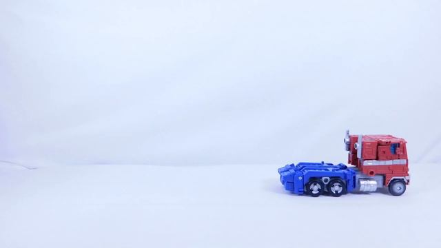 Transformers Goldbug & Optimus Prime VS Shattered Glass Optimus Prime & Ratchet Stop Motion смотреть онлайн