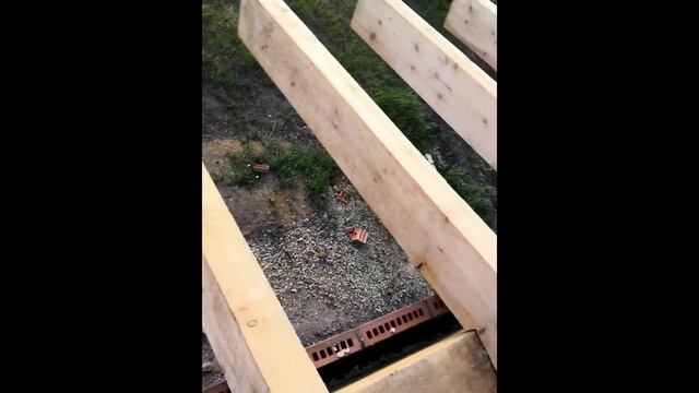 монтаж опор для несущего бруса установка стропильной конструкции, монтаж корнизных свесов из дерев смотреть онлайн