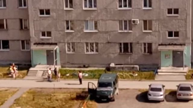 Папа поёт для взрослой дочки  Подпевает дочка именинницы смотреть онлайн