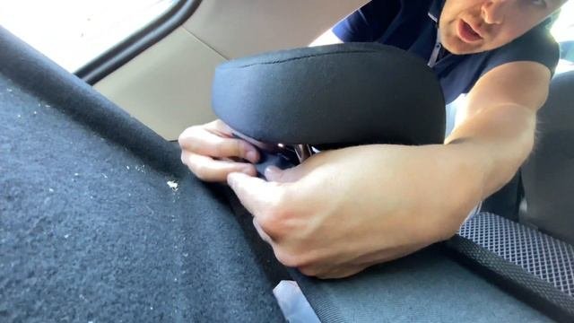 Как защитить сиденье под детским креслом? Расскажем в видео