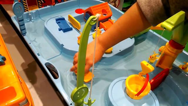 Игра с удочками Поймай уточку 4 смотреть онлайн