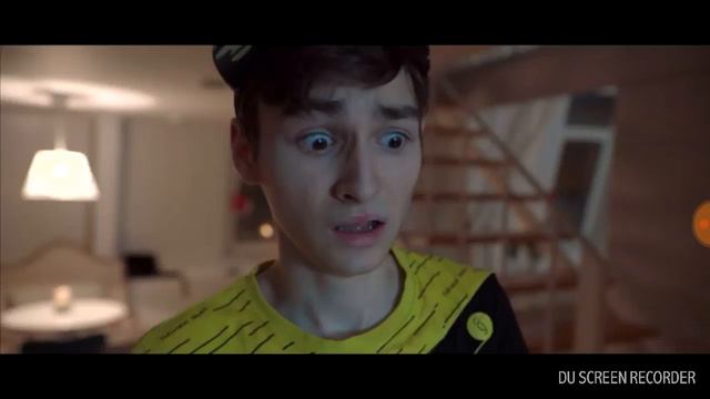 НЕ ВПУСКАЙ МАМУ С РОДИТЕЛЬСКОГО СОБРАНИЯ реакция на Брайна мапса смотреть онлайн