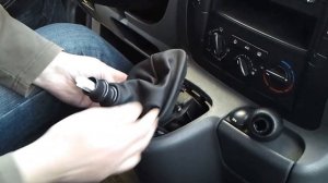 Fiat Scudo 2008 - снятие кожуха переключения передач