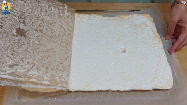 МЕРЕНГОВЫЙ РУЛЕТ со Сливочно-Творожным КРЕМОМ с ?Клубникой ?? Видео Рецепт от Bon appetit