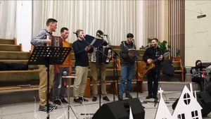 Я в дни старости цвету словно в дни весенние. Бог вписал в мою судьбу все благословения.