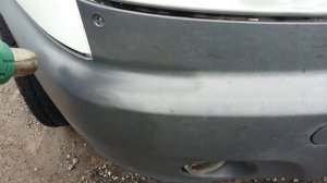 обновление пластика на бампере с помощью строительного фена