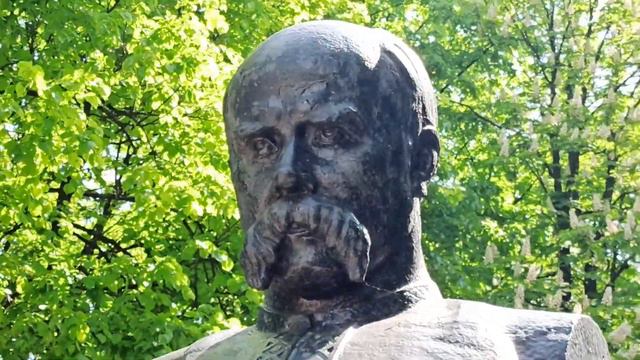 Памятник Т. Г. Шевченко - город Лозовая. (15 мая 2023 год)