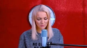 Красивая девушка (Mary Gu) исполнила cover на песню "Безумие"