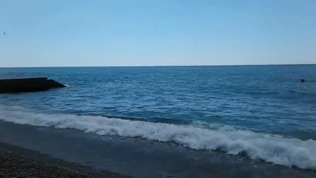 Крым. Гаспра. Частичка пляжа санатория "Днепр", вода ледяная. 30.07.2017г. смотреть онлайн