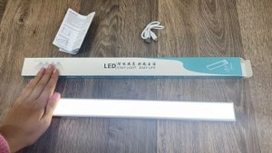 Светильник светодиодный подсветка для кухни над столешницей холодный белый с сенсором движения