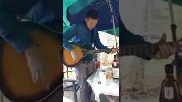🎸 От душы спел на день рождения ( поляк на гитаре )