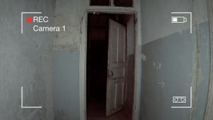Призрак ученика снят на камеру? Оставил камеры в заброшенной школе