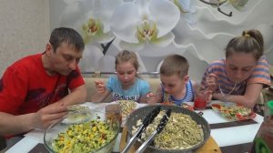 МУКБАНГ ПАСТА КАРБОНАРА С БЕКОНОМ МНОГО СЫРАаа MUKBANG PASTA CARBONARA #мукбанг #mukbang