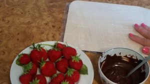Как приготовить клубнику в шоколаде? Вкусно, просто и полезно!!!!