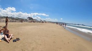 18.06.2021. Анапа. Пляж. Красные флаги. Тягун в море.