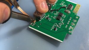 РЕМОНТ JBL  | Колонка | Не включается | Не заряжается