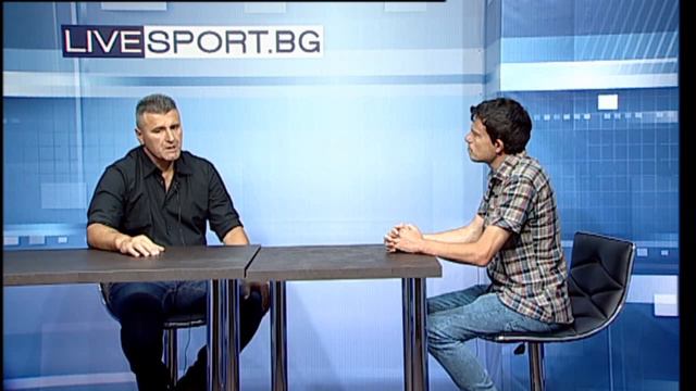 Иван Атанасов говори за работата си в ОАЕ и футбола там смотреть онлайн