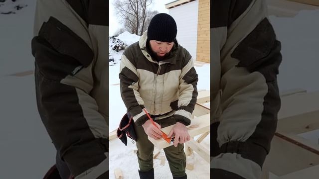 Щели в каркасных домах  ( сухая строганная доска)