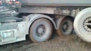 VOLVO VNL по грязи