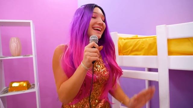 Я Влюбилась В Миллионера || Богатый Краш Моей Сестры смотреть онлайн