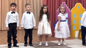 Знают дети - знают дети / Детский сад / Дети поют песни / Весело поздравляют мам / 8 марта Праздник