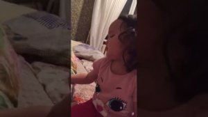 У ребенка истерика из за волос 😸😸😸