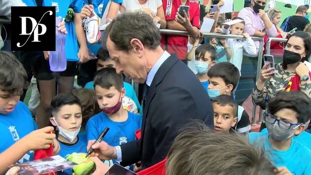 Firma de autógrafos de Iker Casillas y Emilio Butragueño en La Palma. смотреть онлайн