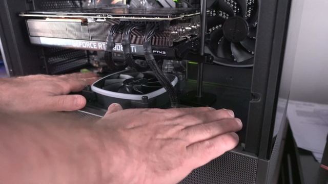 AMD Radeon RX 7700 - Installing the Sapphire PULSE Radeon RX 7700 XT Gaming OC
