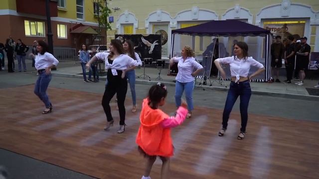 Клуб Танцующие люди - соло бачата смотреть онлайн