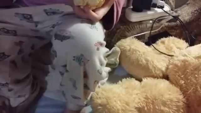 13.06.2018// У Ксюши выпал первый зубик!!! смотреть онлайн