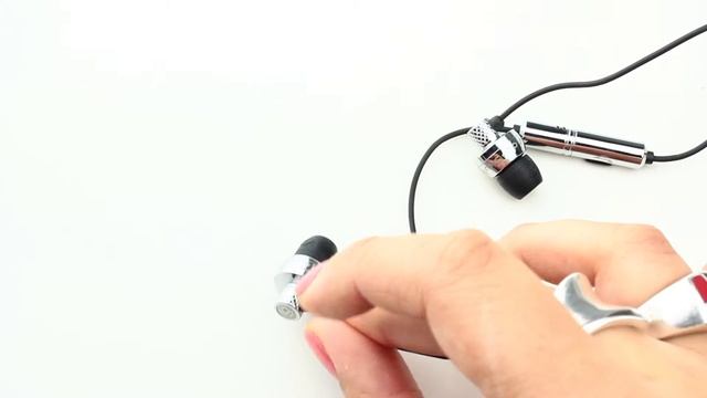 Skullcandy Titan 3.5mm Stereo Headphones Video Review смотреть онлайн