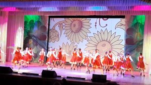 "Курочка по сенечкам" Образцовый хореографический ансамбль "Акварель".