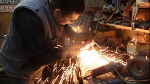 Чем можно занятся зимой в гараже.....