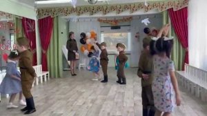 "В лесу прифронтовом", Исполняют: Коллектив "Звёздочки", 7 лет