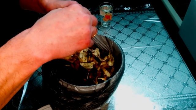 ПАН26. Предварительная ферментация пищевых отходов в ЭМ - контейнере.